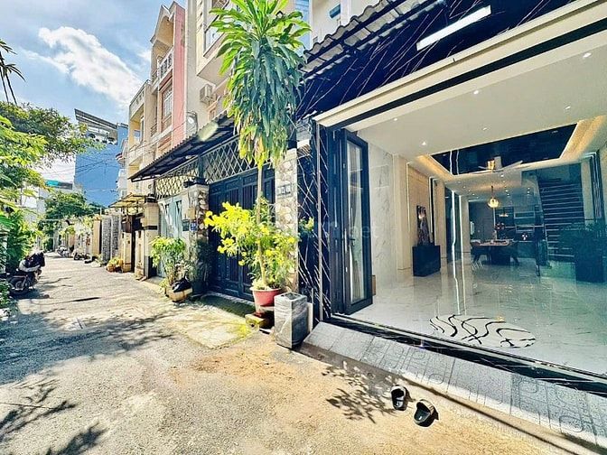 chính chủ bán nhà tại đường Lạc Long Quân - Quận11, nhà đẹp giá tốt 