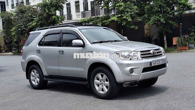 Toyota Fortuner V 2011 -  315 Triệu