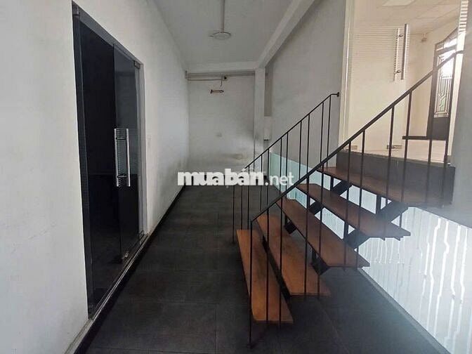 Nhà đẹp cần cho thuê gấp ở Huỳnh Tấn Phát diện tích lên đến 150m2