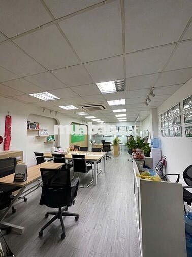 Cho thuê văn phòng tại Phố Nguyễn Văn Tuyết sàn 50m2 nhà siêu đẹp