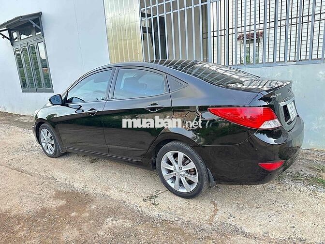 Hyundai Accent 2011 1.4 AT - 123456 km
