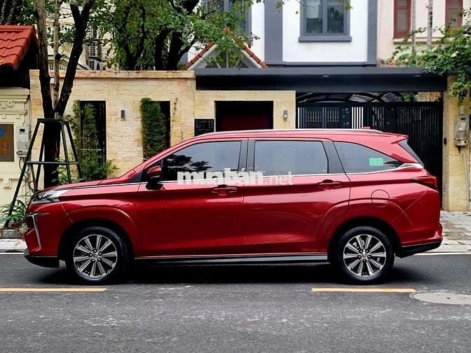 Toyota Veloz 2023 số tự động, màu đỏ zin