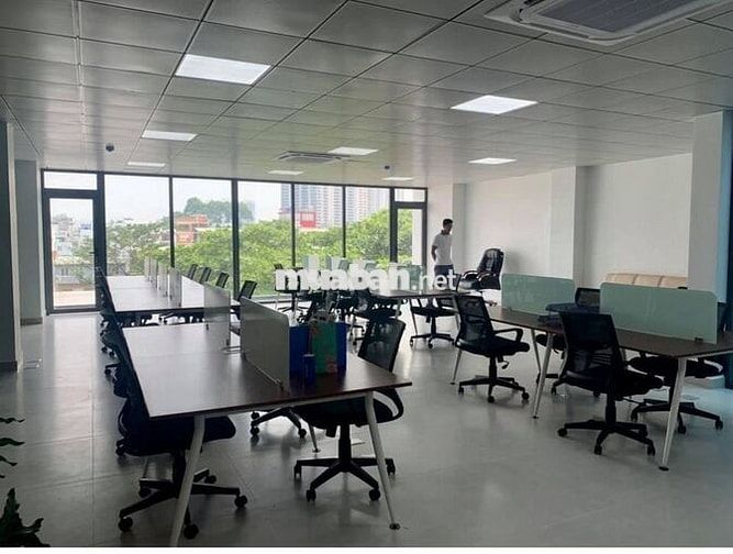 Cho thuê văn phòng tại đường Đặng Tiến Đông sàn 100m2 thông sàn đẹp.
