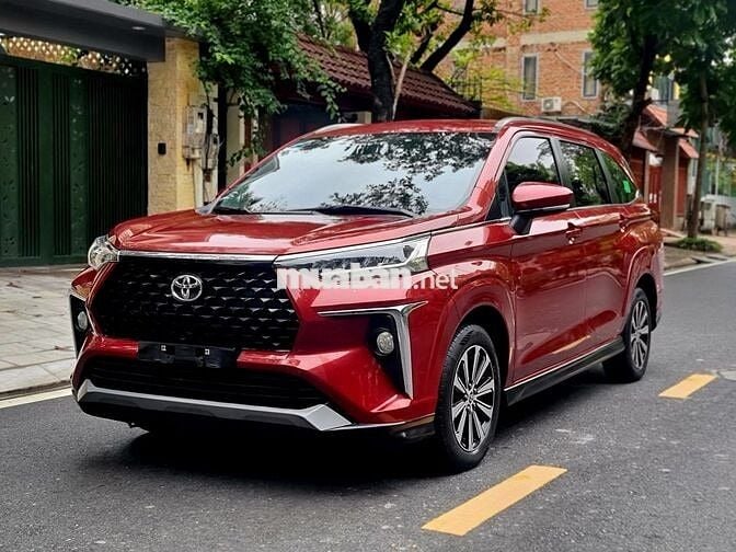 Toyota Veloz 2023 số tự động, màu đỏ zin