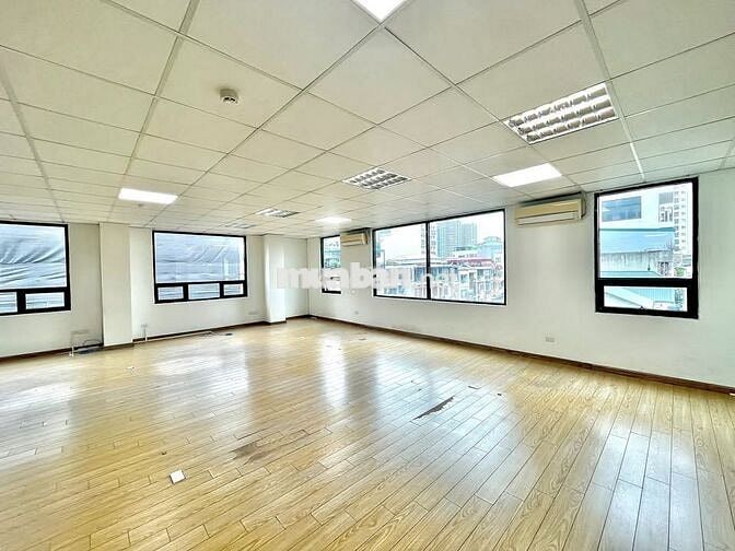 Cho thuê văn phòng tại Thái Thịnh sàn 80m2 nhà mới,văn phòng full kính