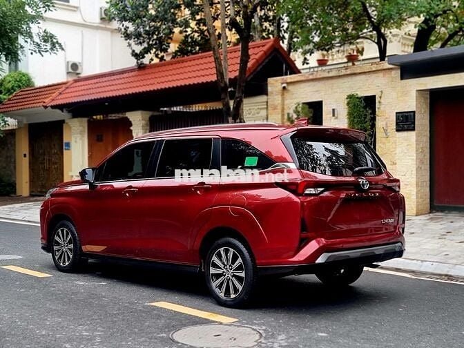 Toyota Veloz 2023 số tự động, màu đỏ zin