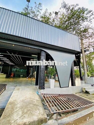 cho thuê căn góc 2 mặt tiền show rood  q8