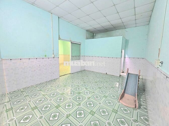 Nhà chính chủ cho thuê  (2 phòng ngủ, sân rộng, đường to 2 xe hơi)