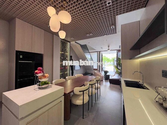 Cho thuê nhà đẹp 3 tầng khu Ngũ Hành Sơn, Đà Nẵng gần Crown