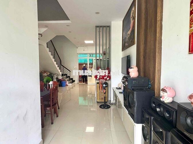 Chính Chủ Bán Gấp Căn- View Công Vien - Nhà Có hợp đồng thuê