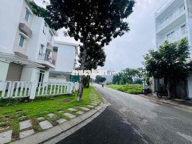 MẶT TIỀN ĐƯỜNG KHU DÂN CƯ PHONG PHÚ 4.GẦN CHỢ PHÚ LẠC!