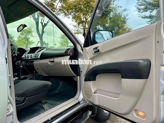 Mitsubishi Triton 2009 Tự Động 2 Cầu