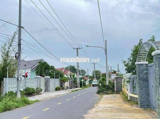 THANH LÝ NHANH LÔ ĐẤT VƯỜN NGANG 10 CÁCH BIỂN 3.1KM
