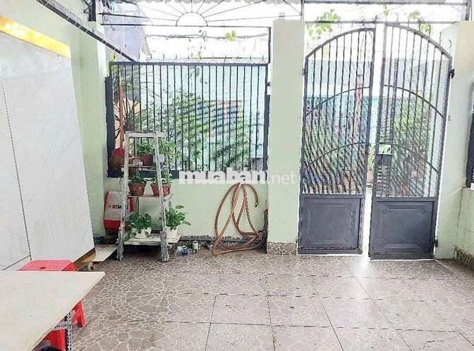 TRƯƠNG THỊ HOA - NGAY METRO - CHO THUÊ NHÀ HẺM BA GÁC 5TR/THÁNG
