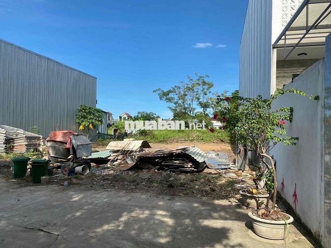 đất 180m sát chợ đầu mối hoà phước!