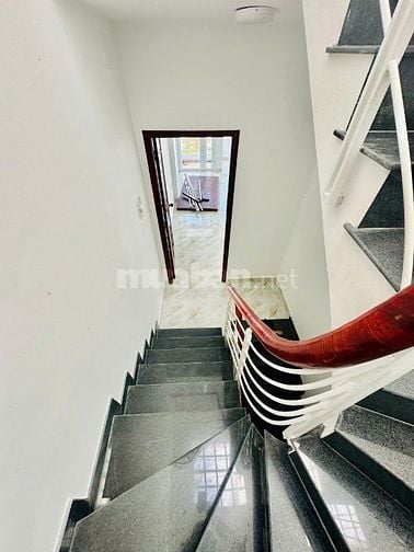 Cho thuê nhà hẻm xe hơi đường Trần Huy Liệu, Phường 11, Quận Phú Nhuận