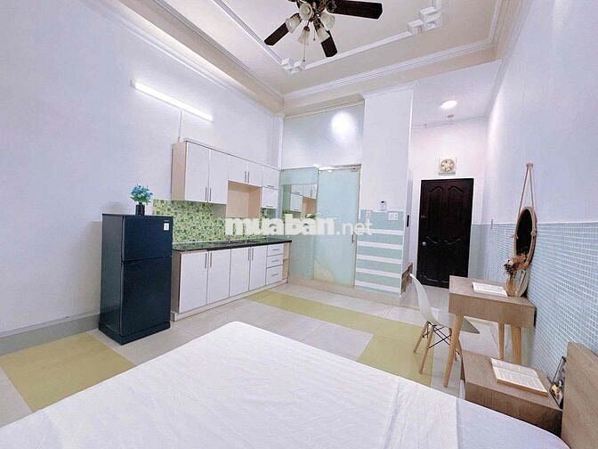 CHDV STUDIO SÂN SAU GIẾNG TRỜI NGAY VÒNG XOAY DÂN CHỦ - CHỢ BẾN THÀNH