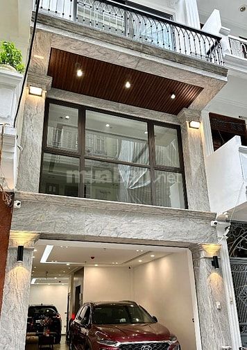 Siêu phẩm 7 tầng thang máy Hoàng Quốc Việt, tầm nhìn mới, đẳng cấp5sao