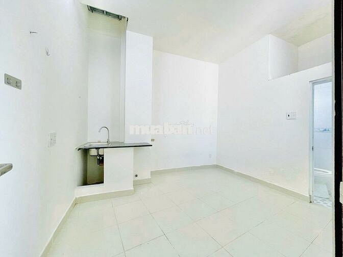 STUDIO NHỎ XINH NGAY GẦN ĐH HUTECH, GTVT - 20M2 - HẦM XE - THANG MÁY