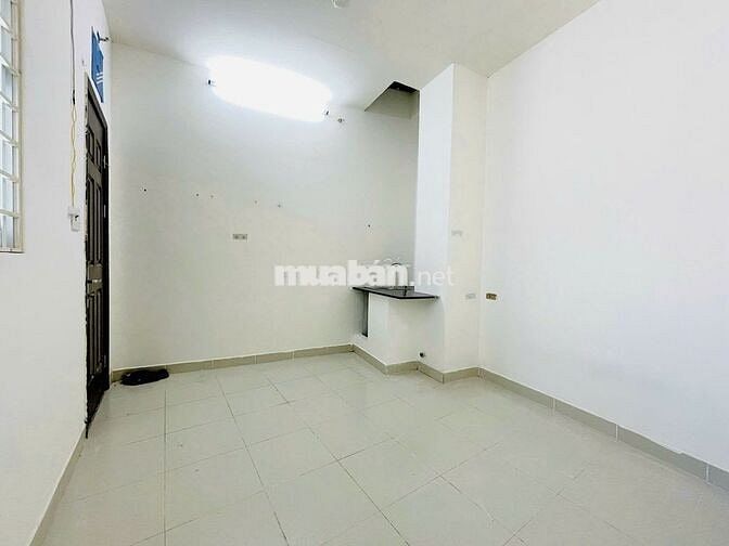 STUDIO NHỎ XINH NGAY GẦN ĐH HUTECH, GTVT - 20M2 - HẦM XE - THANG MÁY