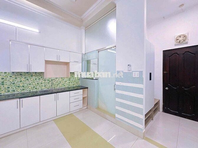 CHDV STUDIO SÂN SAU GIẾNG TRỜI NGAY VÒNG XOAY DÂN CHỦ - CHỢ BẾN THÀNH
