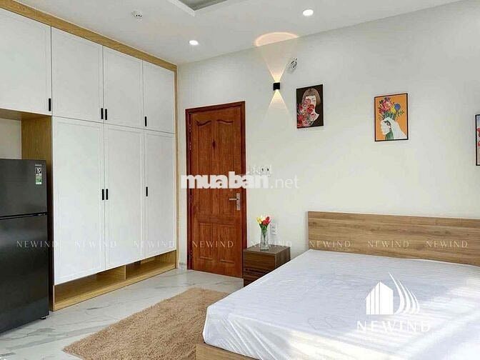 CHDV full nội thất ban công, cửa sổ mới 100% ngay ngã tư Lạc Long Quân