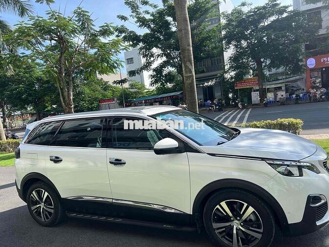 Peugeot 5008 2018 1.6L Turbo - 90000 km