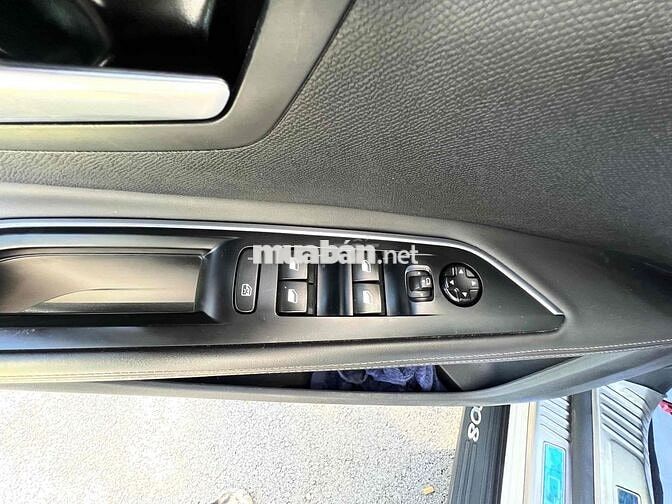 Peugeot 5008 2018 1.6L Turbo - 90000 km