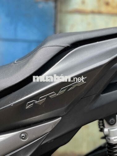 Yamaha NVX 155 màu đen, tay ga