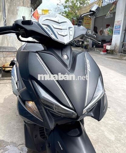 Yamaha NVX 155 màu đen, tay ga
