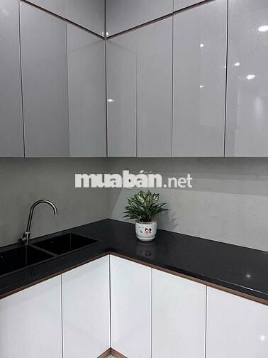 Cần bán trả n.ợ cho con 3.5mx1.4m, 2 phòng, 2 vệ sinh Nguyễn Văn Bứa