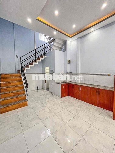 Nhà lầu 2 phòng hẻm 233 Nguyễn Văn Cừ