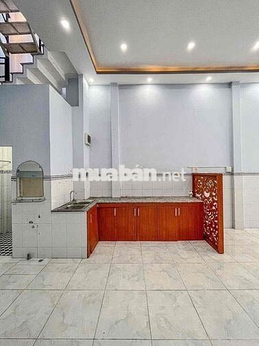 Nhà lầu 2 phòng hẻm 233 Nguyễn Văn Cừ