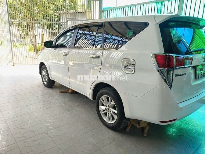 Bán gấp Xe inova 2019