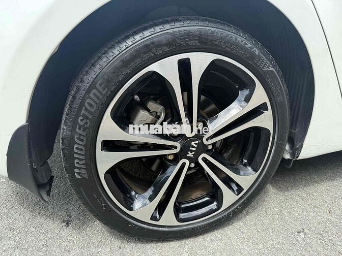 Kia Cerato 1.6 AT Số Tự Động fom hatback