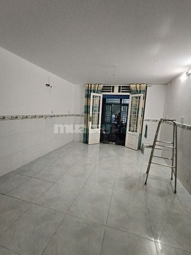 Cần bán nhà gấp,Hóc Môn, nhà đẹp thoáng mát 