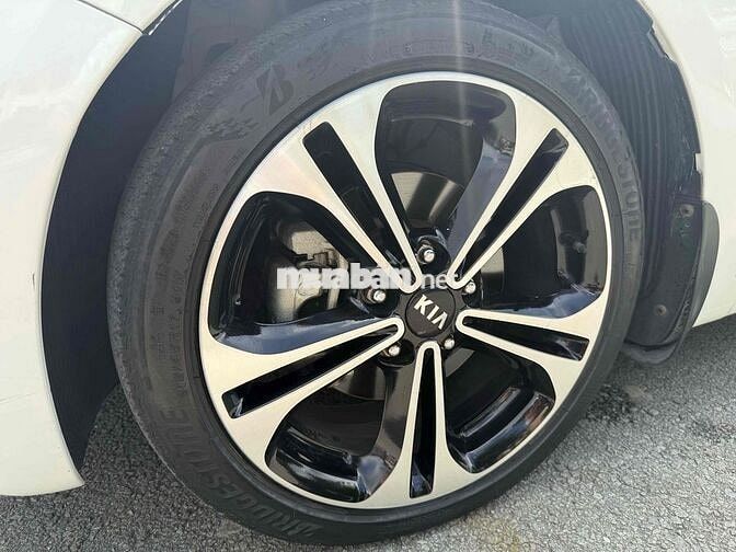 Kia Cerato 1.6 AT Số Tự Động fom hatback