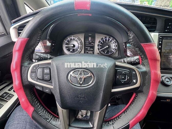 Toyota Innova 2017 2.0 Venturer - 90000 km