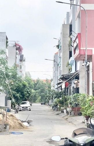 DT đất 60m2 xây 1 trệt 1 lửng 2 phòng ngủ, 2 WC. Đường 8m