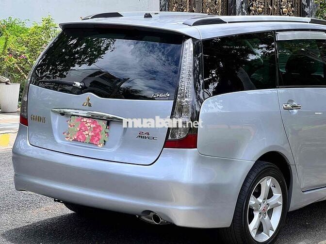 Mitsubishi Grandis sx 2009 xe trùm mền cực chất!