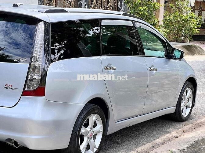 Mitsubishi Grandis sx 2009 xe trùm mền cực chất!