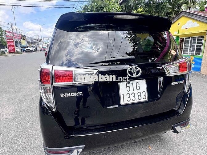 Toyota Innova 2017 2.0 Venturer - 90000 km