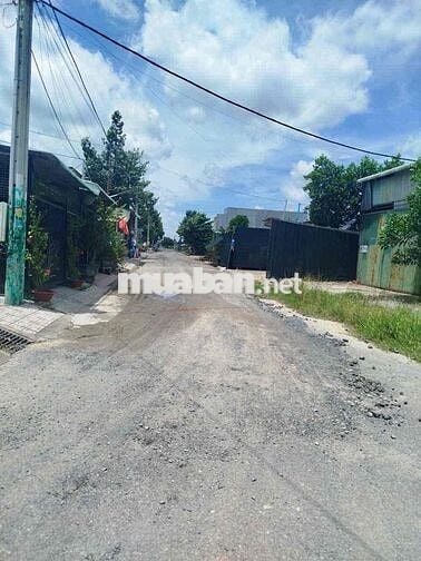 bán lại lô đất thổ cư 100m2 ngay kcn Thạnh Phú