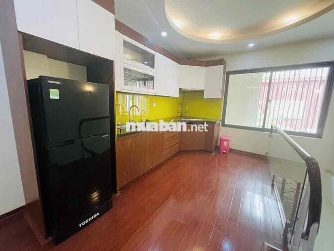 BÁN NHÀ PHỐ VÕNG THỊ TÂY HỒ DT 45 m x 5 tầng  ngõ nông xát phố gần hồ