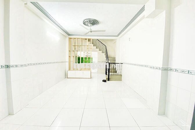 NHÀ ĐẸP TÂN PHÚ – HẺM XE HƠI – 41M² – 3 TẦNG – 4PN - Big C Tr Chinh