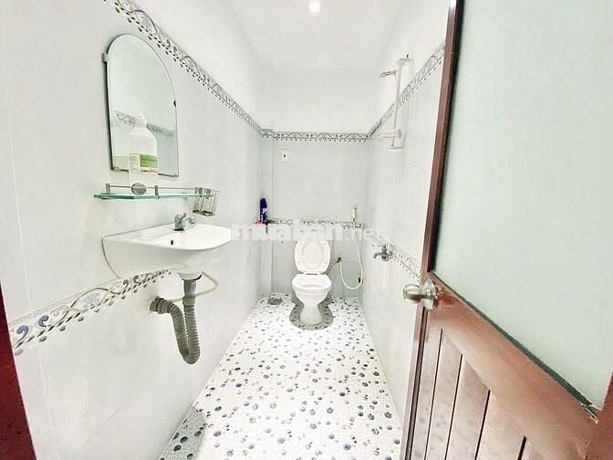 NHÀ ĐẸP TÂN PHÚ – HẺM XE HƠI – 41M² – 3 TẦNG – 4PN - Big C Tr Chinh