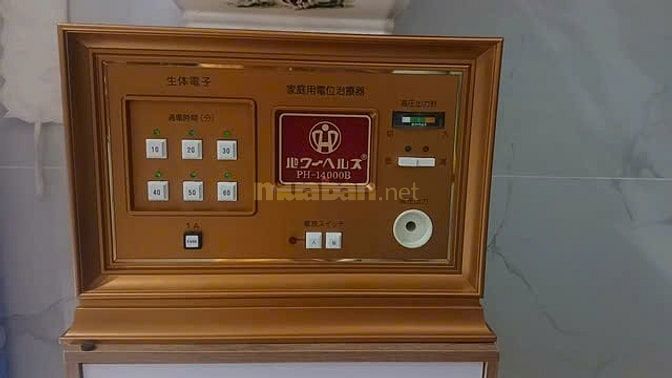 Thanh lý ghế Massage Queencrown hàng trưng bày
