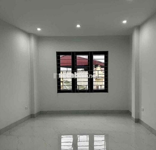 ĐA SỸ- NHÀ MỚI XÂY- GẦN PHỐ- GIAO THÔNG TIỆN