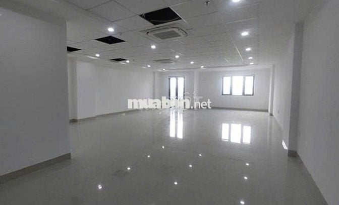 Nguyên căn MT Hoa Sữa Phường 02 quận Phú Nhuận Gần Phan Xích Long