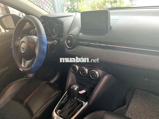 Mazda 2 2015 1.5 AT - 100000 km